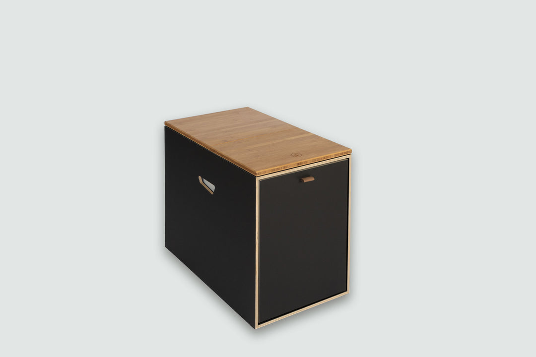 Sambolero Kühlboxmodul hinter dem Fahrersitz