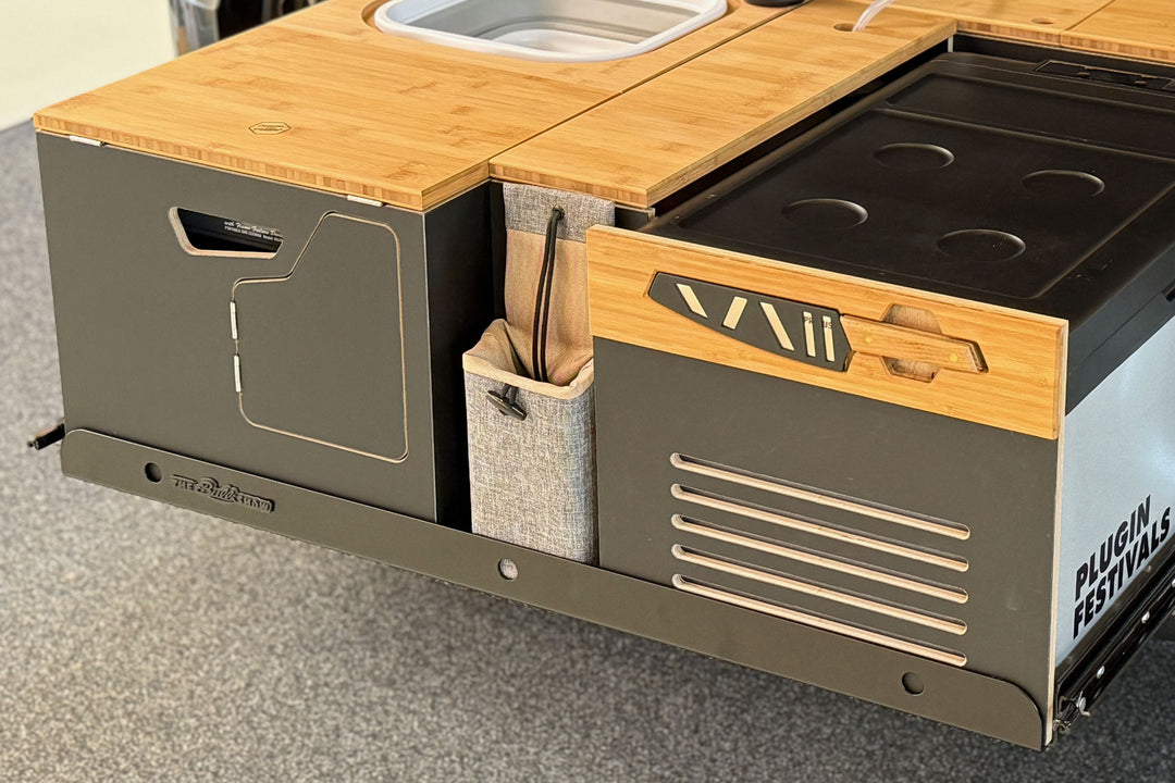 Kühlboxblende mit Schneidemesser